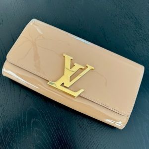 Tan patent leather LV clutch